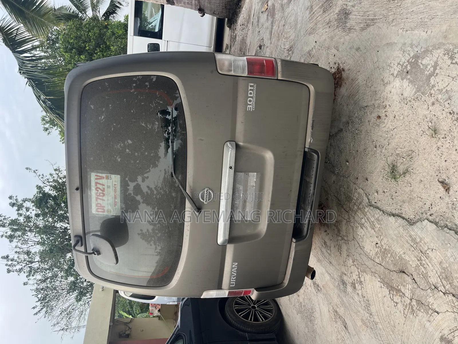 Nissan Caravan (Urvan) 2010 Silver