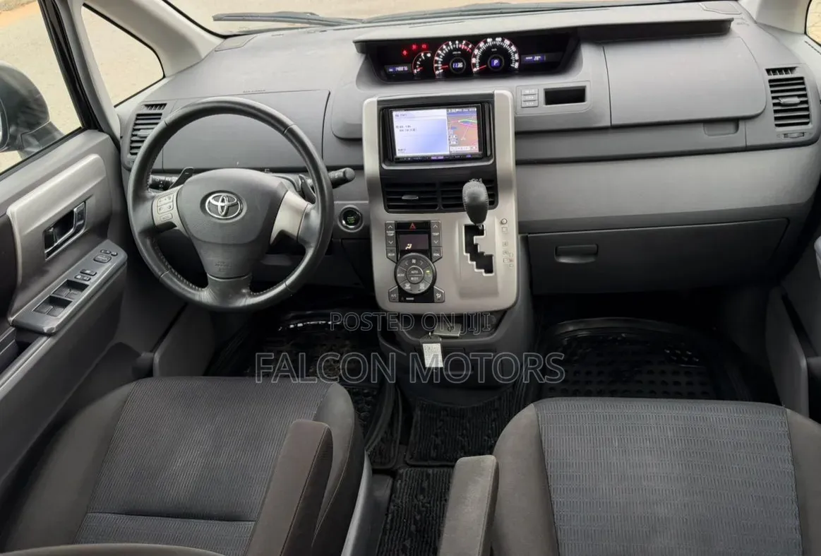 Toyota Voxy 2012 Black