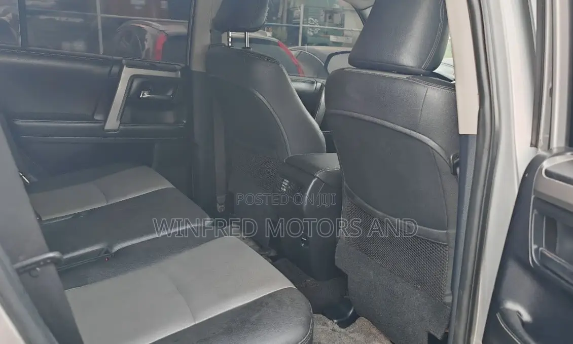 Toyota 4-Runner SR5 4dr SUV 4WD (4.0L 6cyl 5A) 2015 Silver
