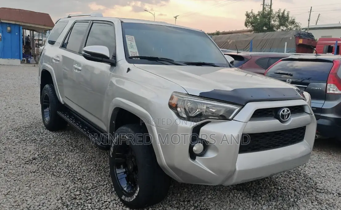 Toyota 4-Runner SR5 4dr SUV 4WD (4.0L 6cyl 5A) 2015 Silver