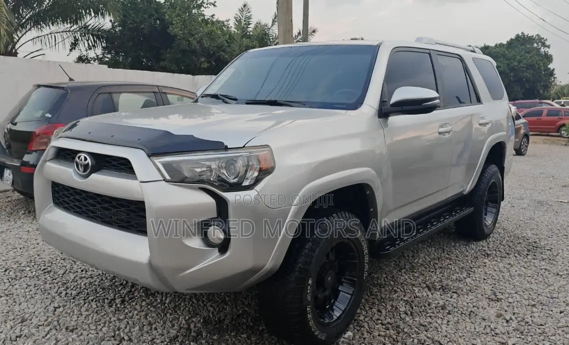 Toyota 4-Runner SR5 4dr SUV 4WD (4.0L 6cyl 5A) 2015 Silver