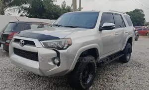 Toyota 4-Runner SR5 4dr SUV 4WD (4.0L 6cyl 5A) 2015 Silver