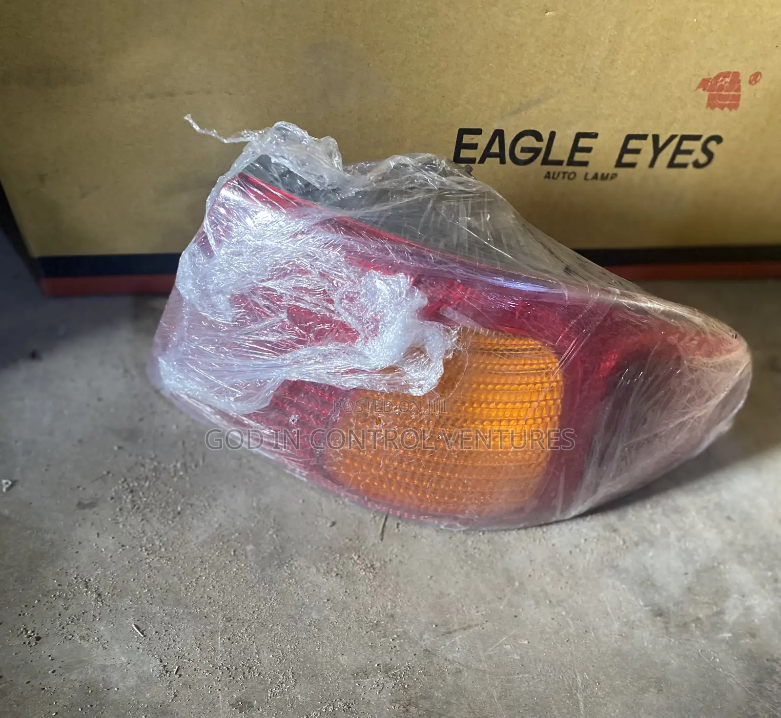 Toyota Corolla 2000-2002 Tail Light Pair