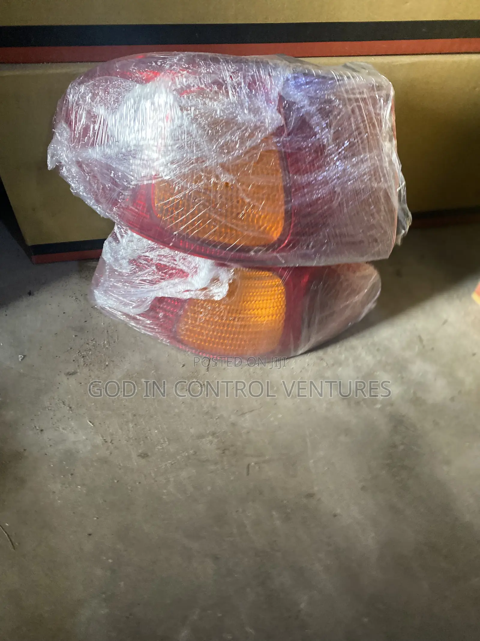 Toyota Corolla 2000-2002 Tail Light Pair