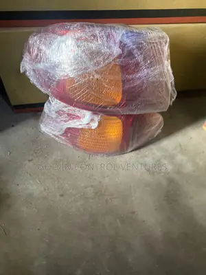 Toyota Corolla 2000-2002 Tail Light Pair