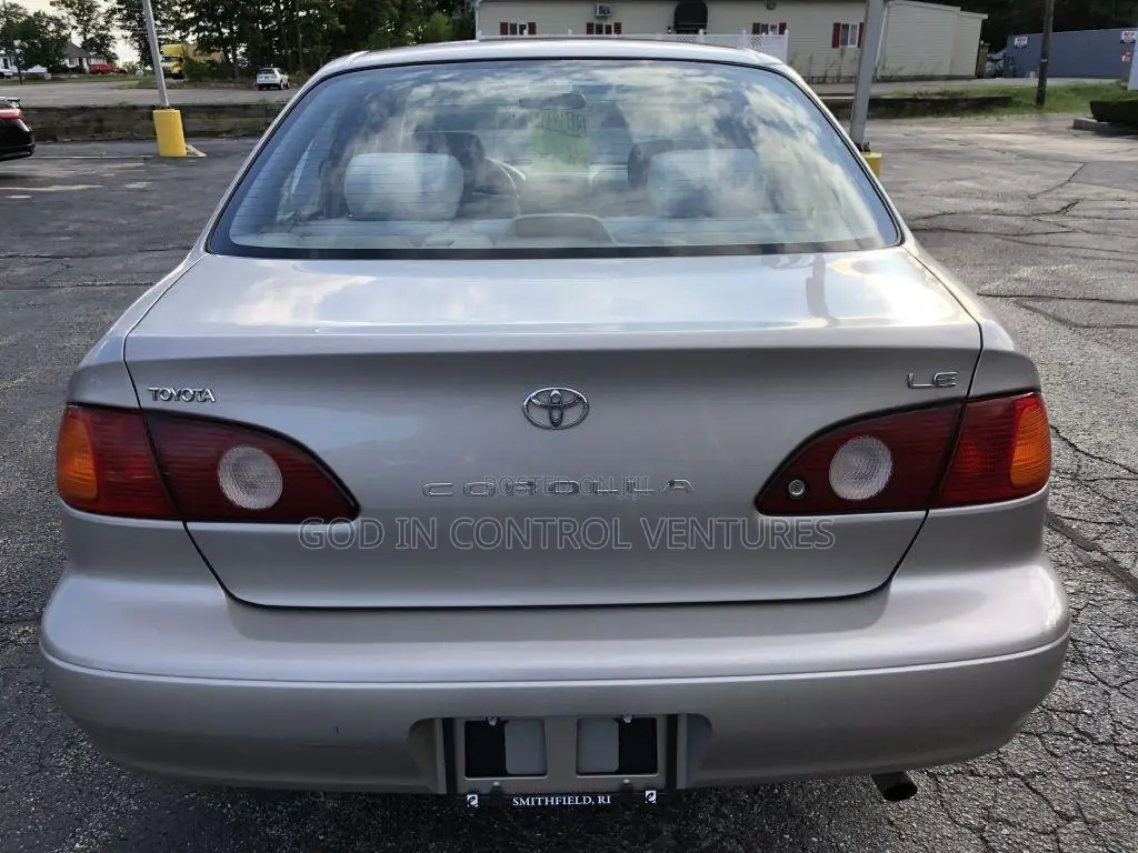 Toyota Corolla 2000-2002 Tail Light Pair