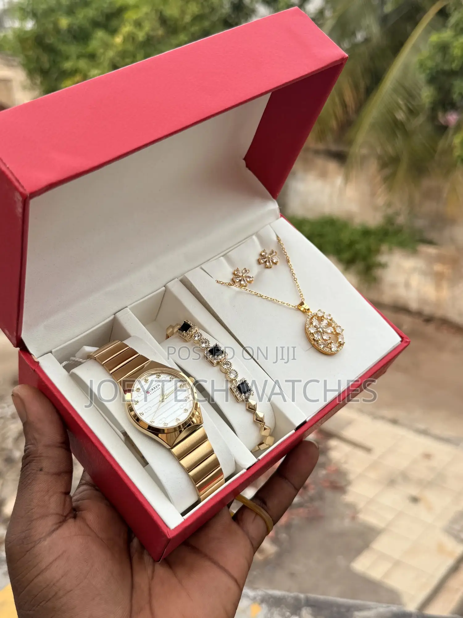 Latest Curren Watch Set for Women ( Gold )