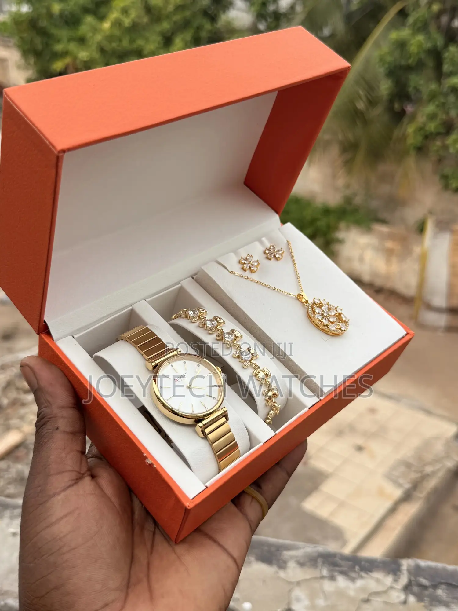 Latest Curren Watch Set for Women ( Gold )