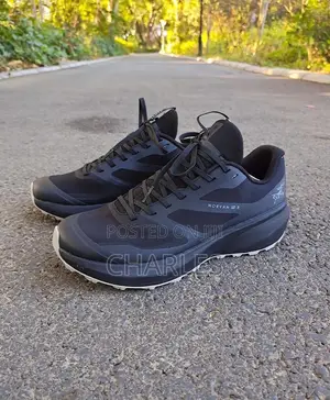 Arc'teryx Norvan Ld Trail Black.