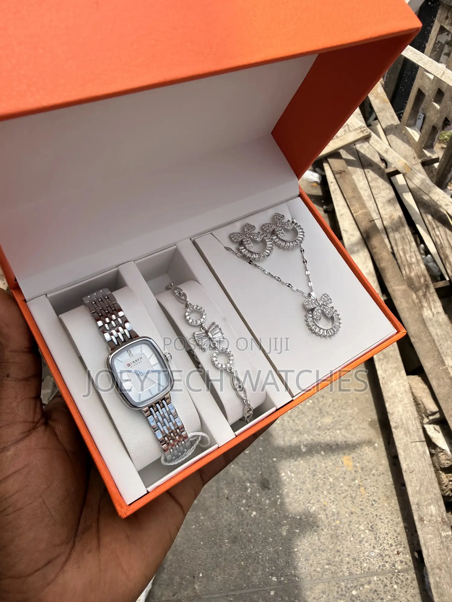 Latest Curren Silver Watch Set for Women