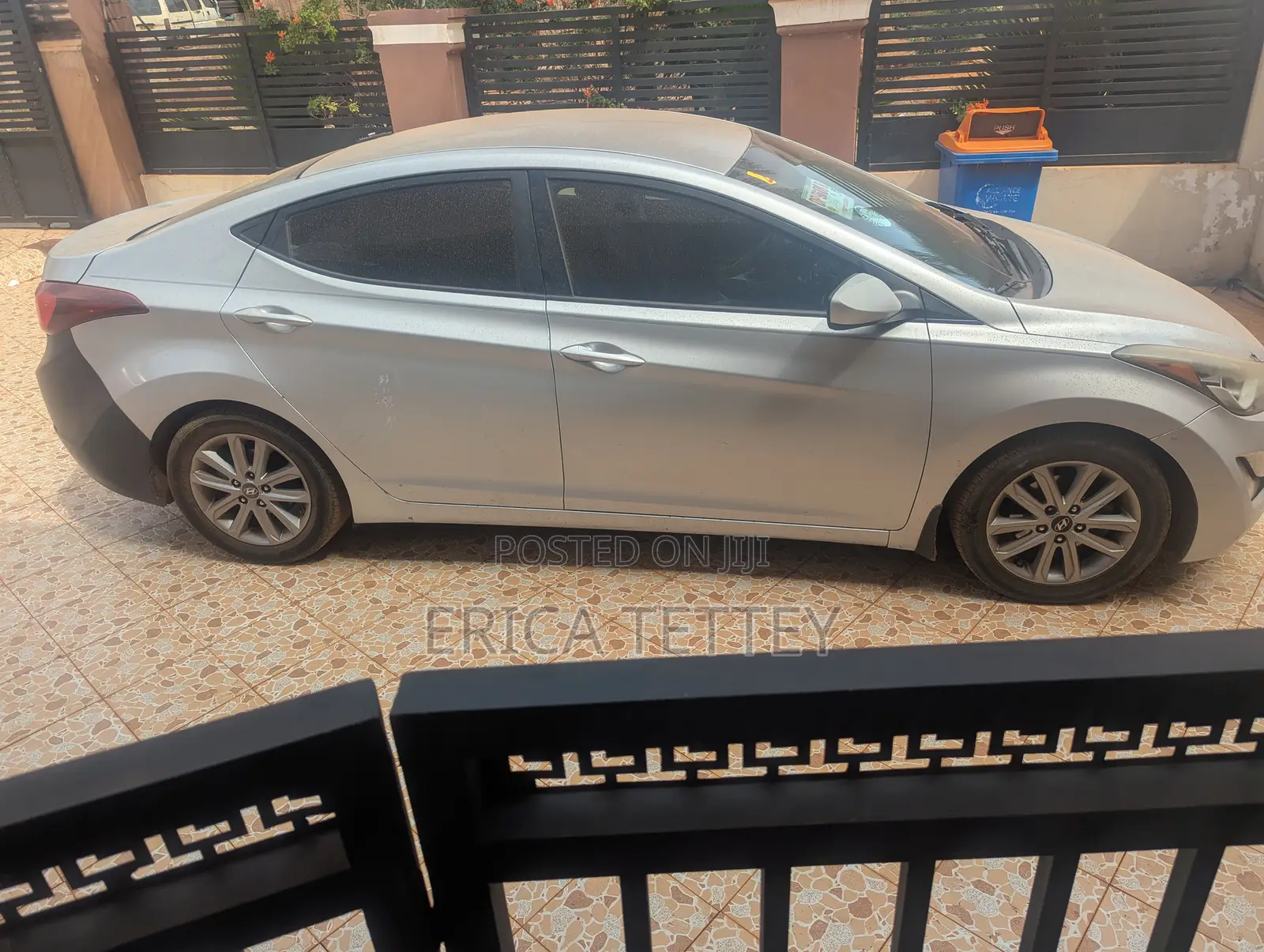 Hyundai Elantra Limited Sedan FWD (1.8L 4cyl 6A) 2016 Gray