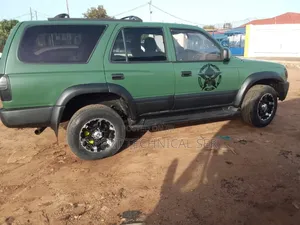 Toyota 4-Runner 2000 Green