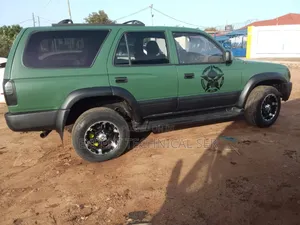 Toyota 4-Runner 2000 Green