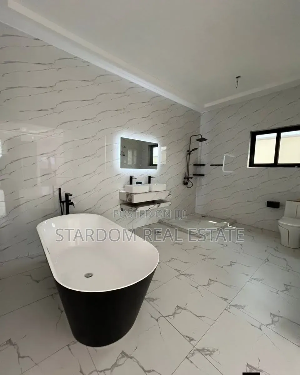 4bdrm Duplex in Ashongman Estate, Police Station for sale