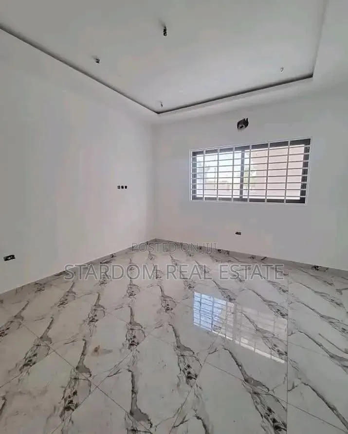 3bdrm Bungalow in Community 19 Annex, Lashibi for sale