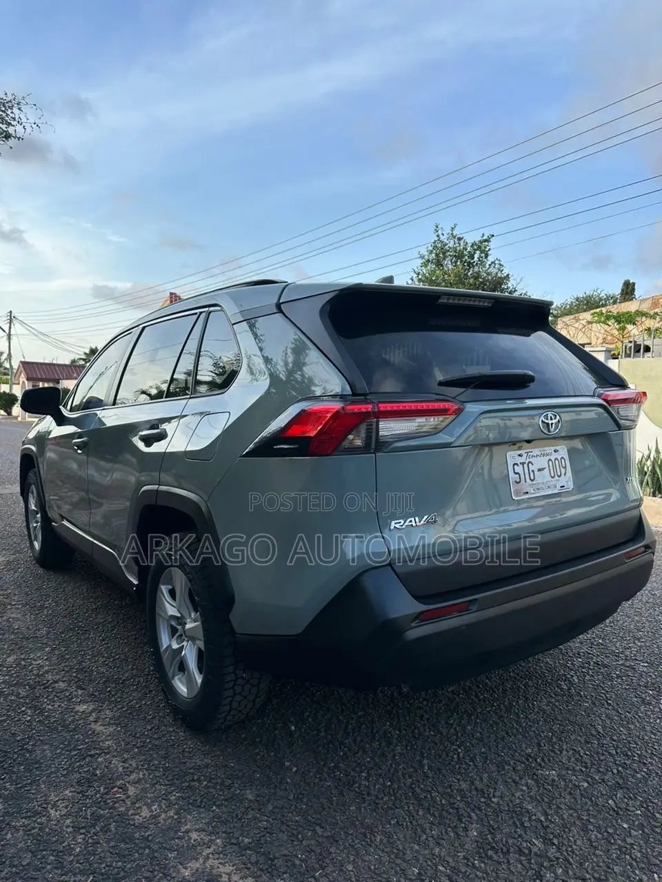 Toyota RAV4 XLE Premium 2021 Green