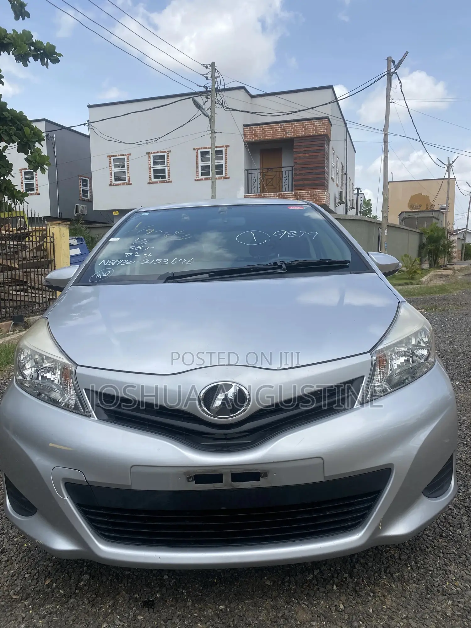Toyota Vitz 2014 Silver