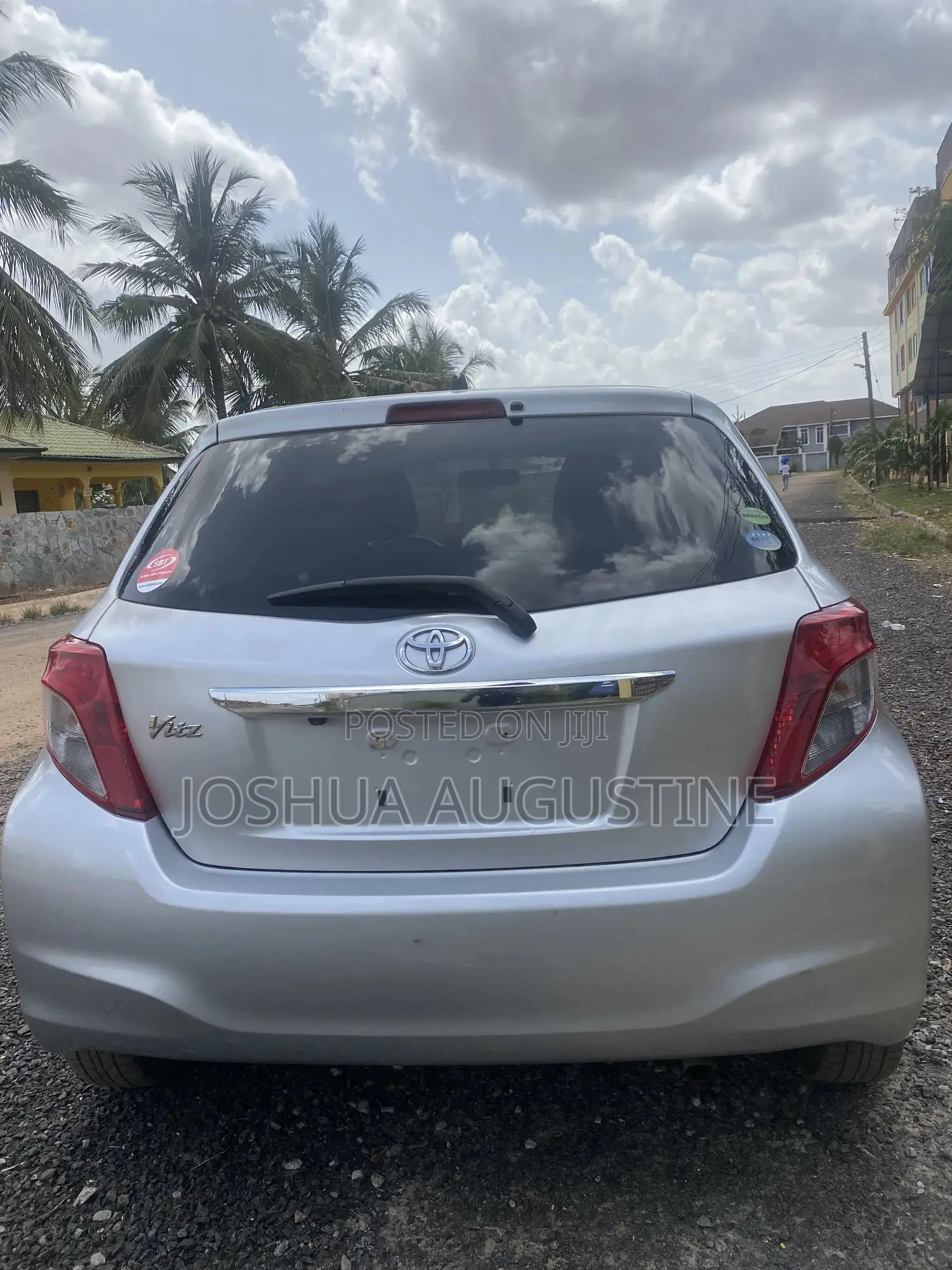 Toyota Vitz 2014 Silver