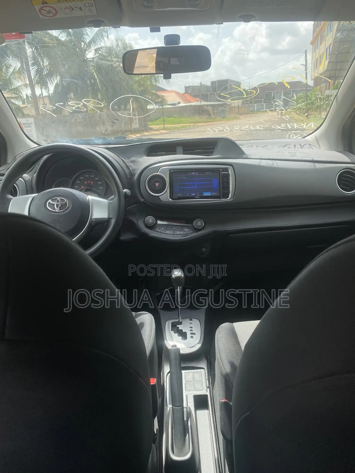 Toyota Vitz 2014 Silver