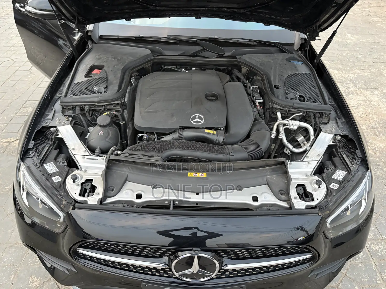 Mercedes-Benz E300 2023 Black
