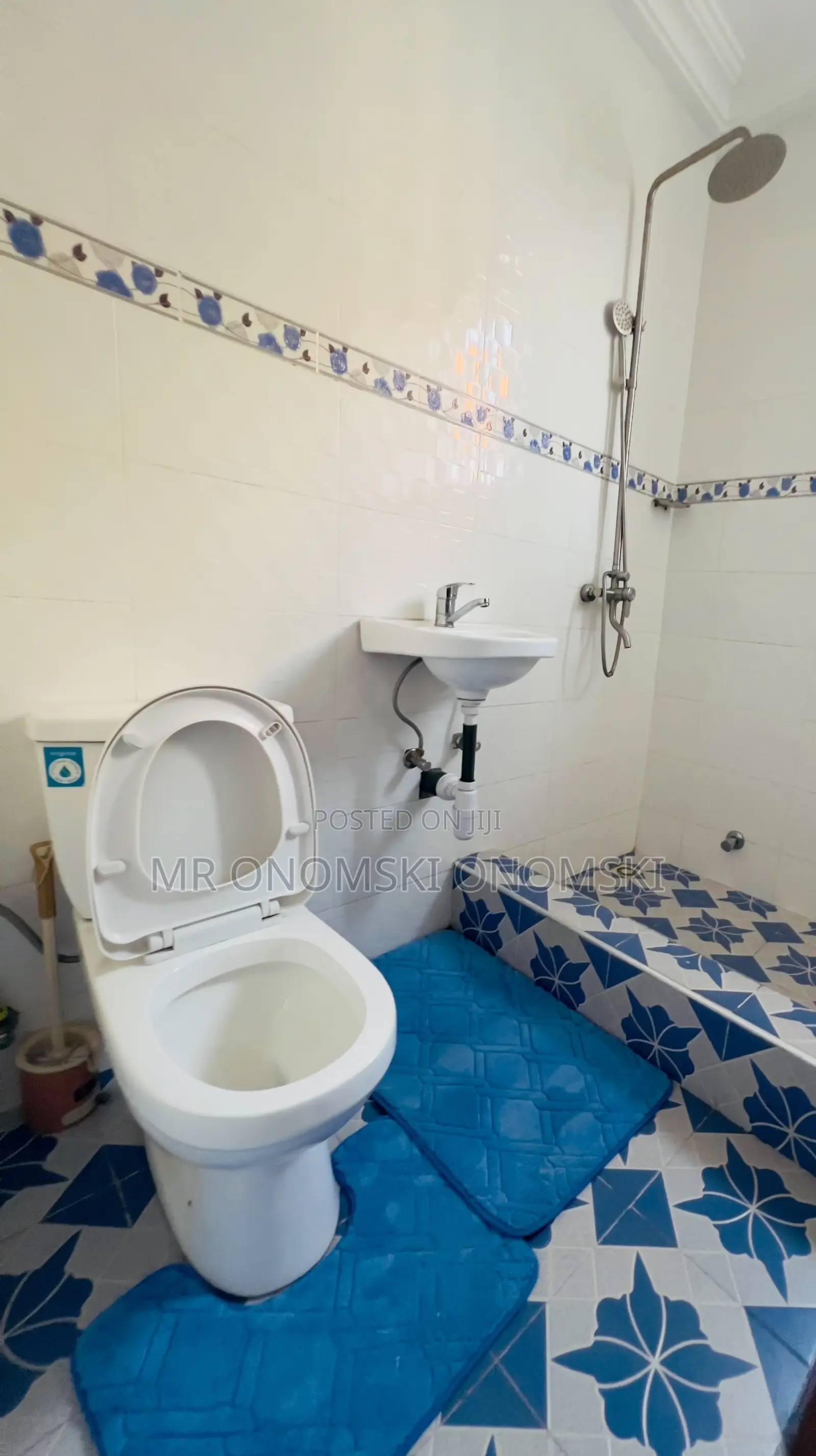 Two Bedroom Furnished Apartment Tema Comm 12