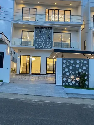 4bdrm Duplex in East Legon, American House for sale