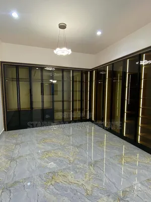 4bdrm Duplex in East Legon, American House for sale