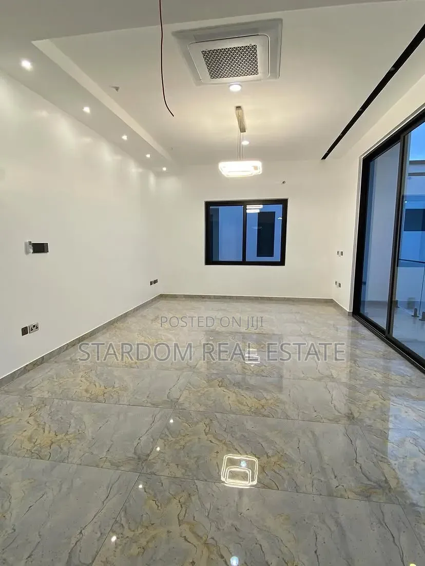 4bdrm Duplex in East Legon, American House for sale