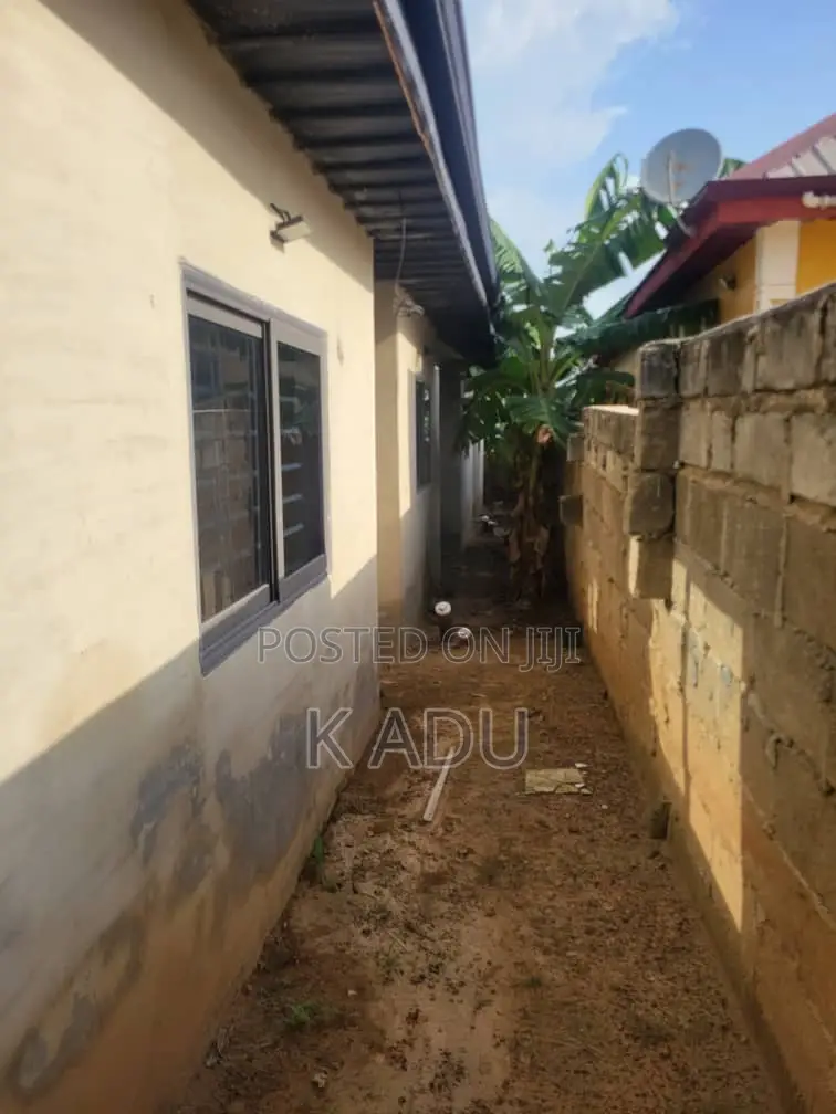 3bdrm House in Asante Akim Central Municipal for rent