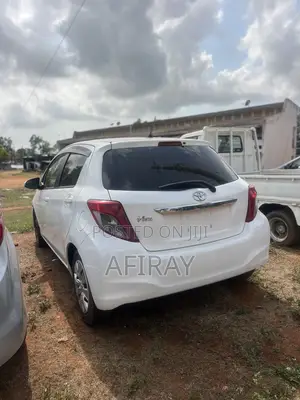 Toyota Vitz 1.5 FWD 3dr 2012 White
