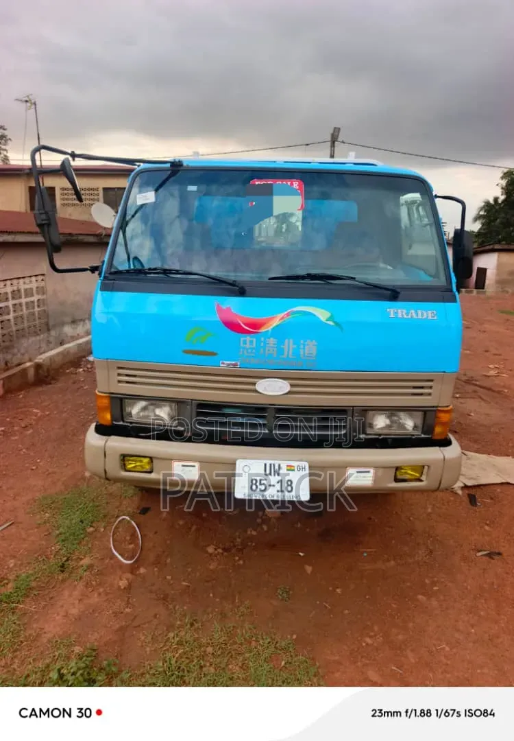Kia Trade Truck 2000 Blue