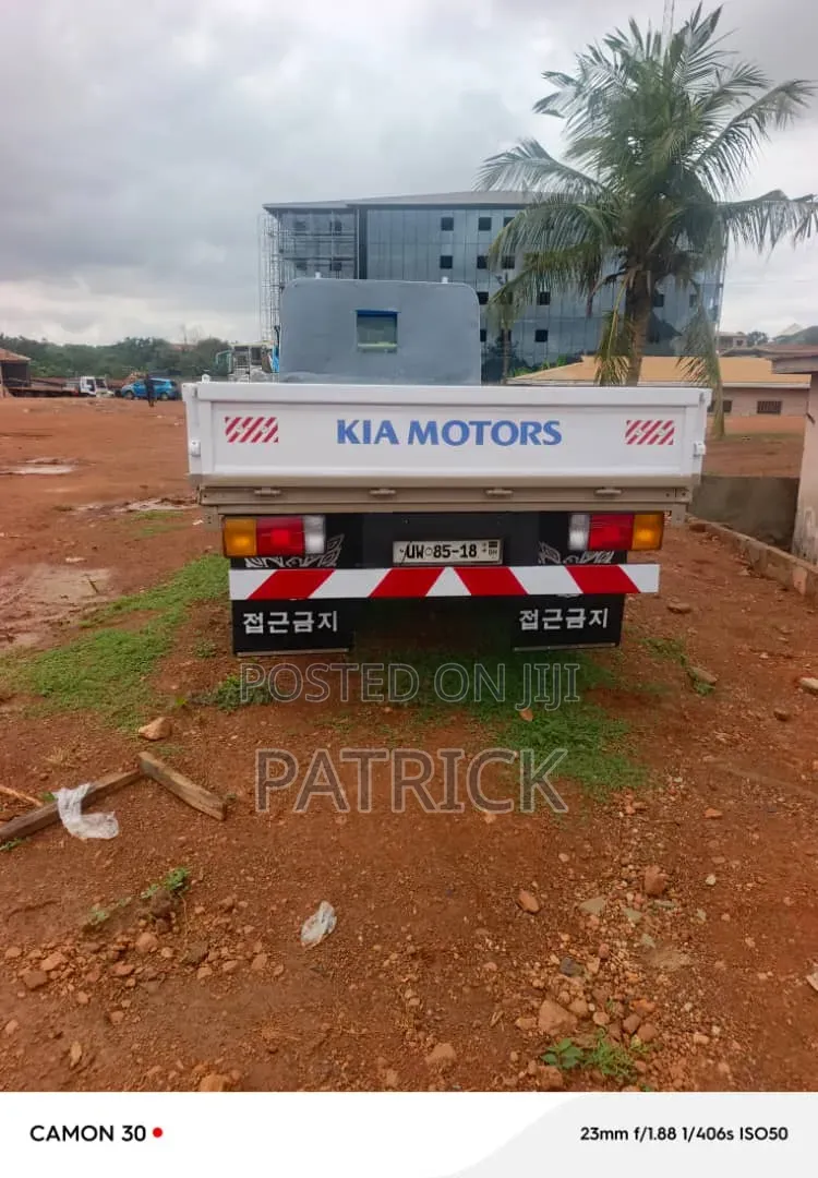 Kia Trade Truck 2000 Blue