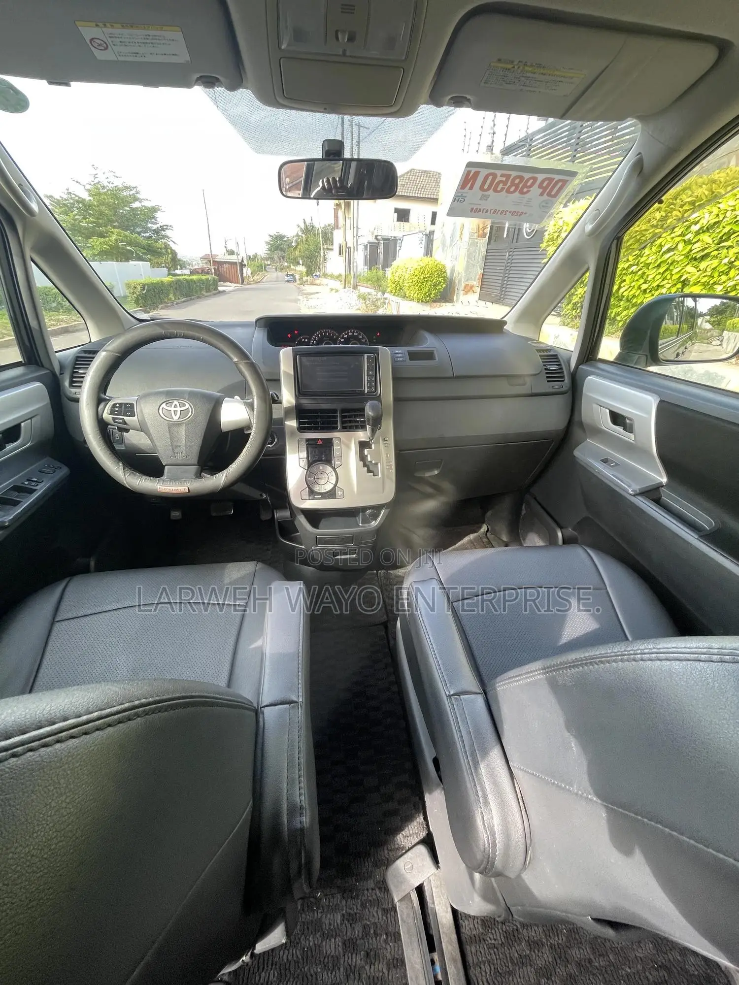 Toyota Voxy 2011 Black
