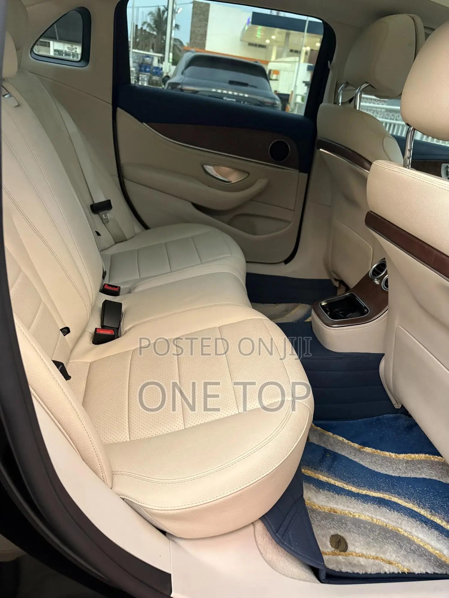Mercedes-Benz E300 2023 Black