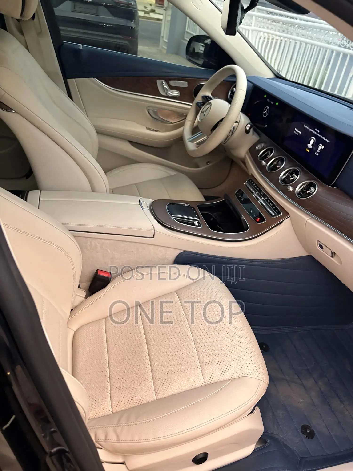 Mercedes-Benz E300 2023 Black