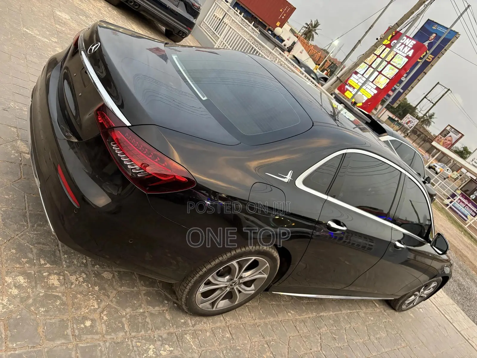 Mercedes-Benz E300 2023 Black