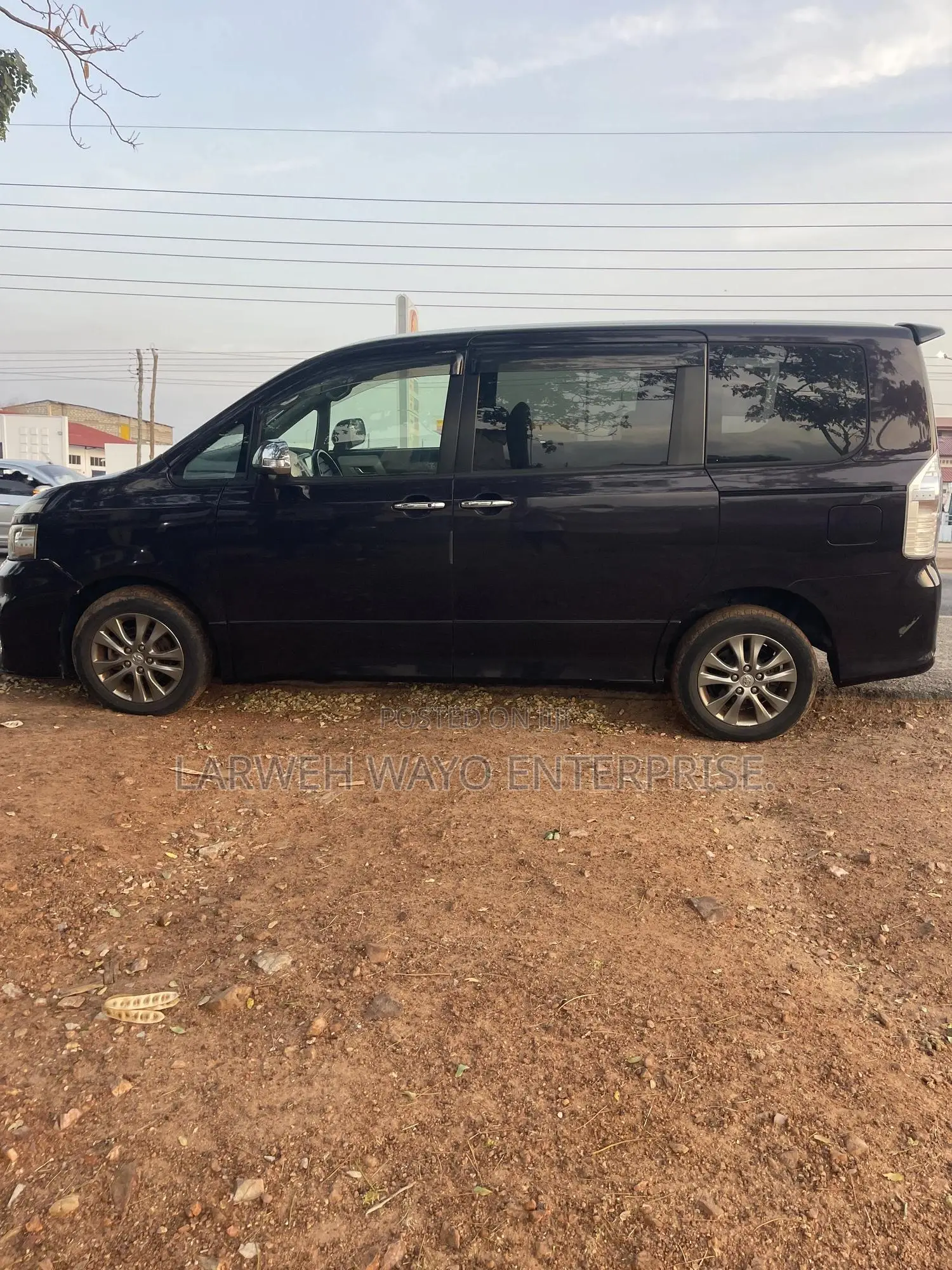 Toyota Voxy 2011 Maroon