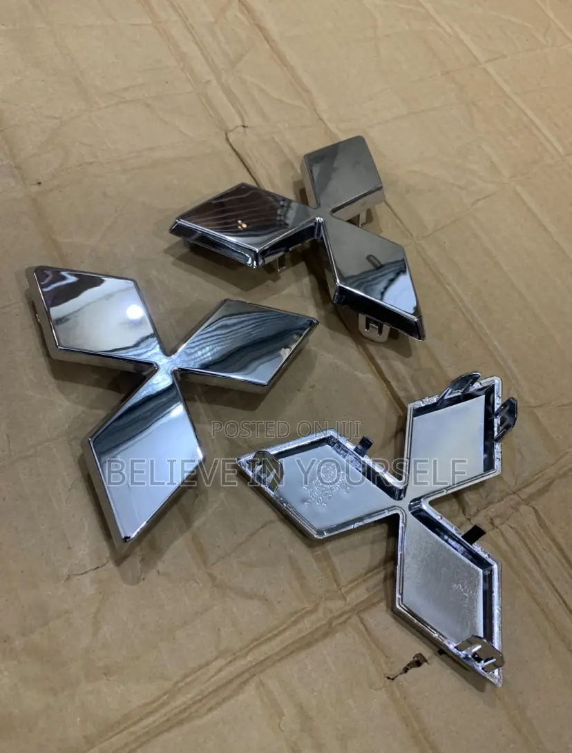 Mitsubishi Outlander Pajero L200 Crown or Emblem