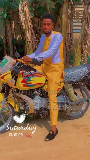 Bajaj Boxer 125 2025 Yellow