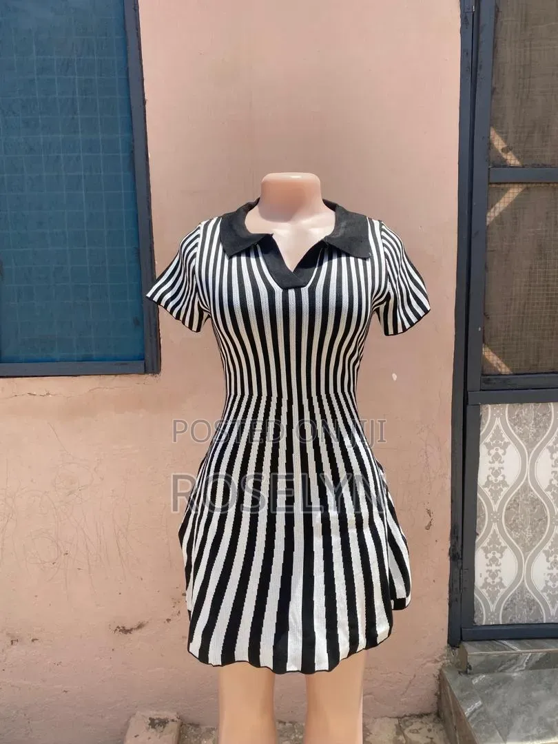 A Flur and a Fitting Short Dress for My Skiny Girlies