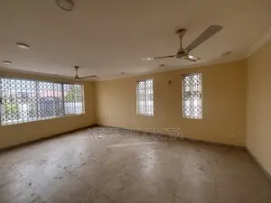 3bdrm Duplex in School Junction for rent