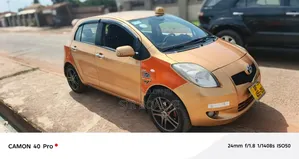Toyota Yaris L Hatchback 5dr 2012 Gold
