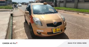 Toyota Yaris L Hatchback 5dr 2012 Gold