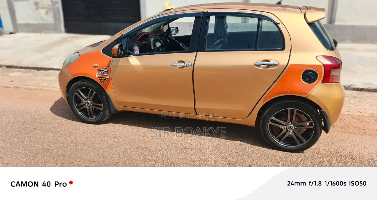 Toyota Yaris L Hatchback 5dr 2012 Gold