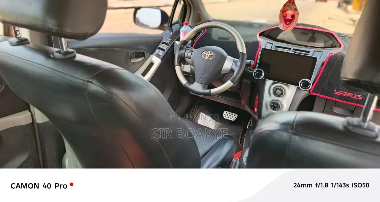 Toyota Yaris L Hatchback 5dr 2012 Gold