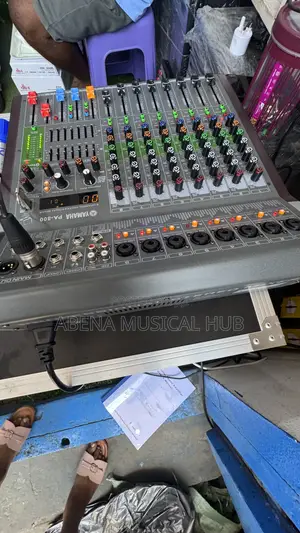 Yamaha 8 Channel Mixer