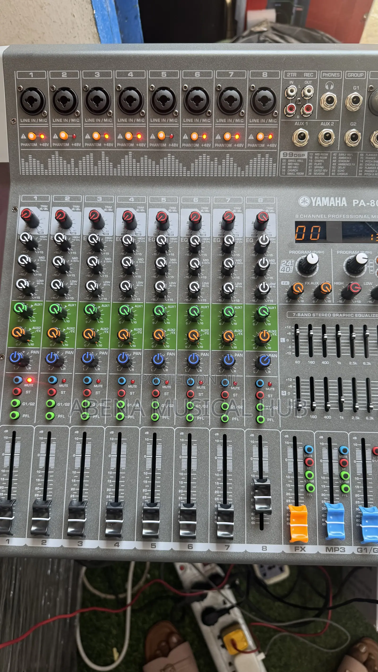 Yamaha 8 Channel Mixer