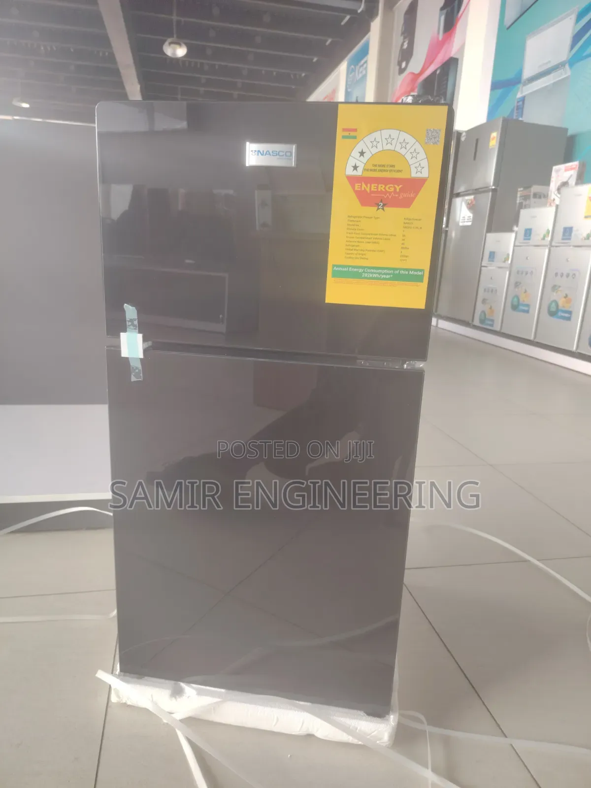Nasco Nasf2-11fl-B: The Mirror-Finish 86l Table Top Refrigerator