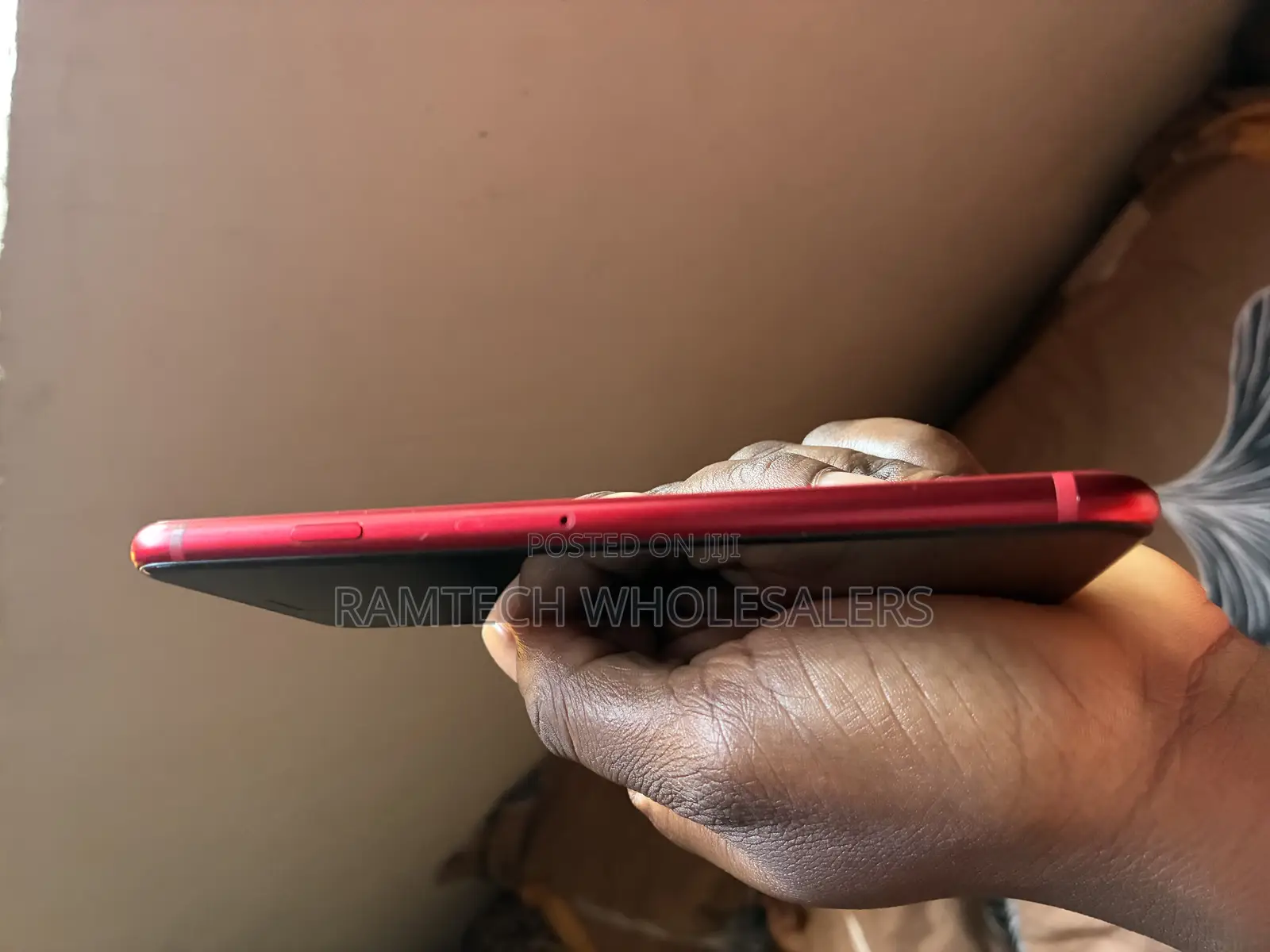 Apple iPhone SE (2020) 64 GB Red