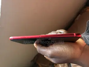 Apple iPhone SE (2020) 64 GB Red